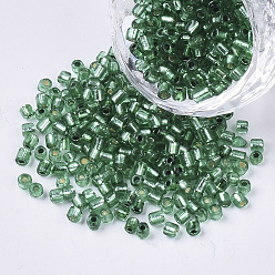 Морско-зеленый 6/0 стекло стеклярусом, серебряная линия, цвета морской волны, 3.5~5x3.5~4 мм, отверстия: 1 мм, около 4500 шт / мешок