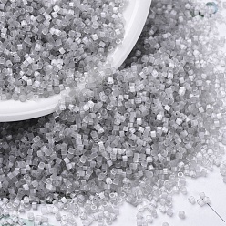 (DB0679) Светло-серо-коричневый Шелково-атласный Бусины miyuki delica, цилиндр, японский бисер, 11/0, (дБ 0679) легкий шелковый атлас, 1.3x1.6 мм, Отверстие: 0.8 мм, о 2000 шт / бутылка, 10 г / бутылка